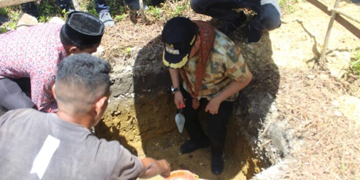 Bupati Bursel Hadiri Peletakan Batu Pertama Pembangunan Gerai KDMP 1 1000086533